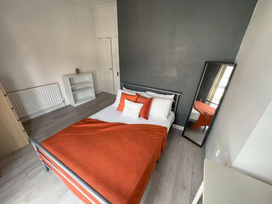 4 bedroom terraced house to rent - Photo 1
