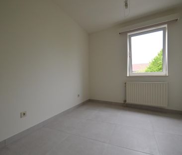 Gerenoveerd ruim appartement in Centrum v Bilzen met 3 slpk., terra... - Foto 3