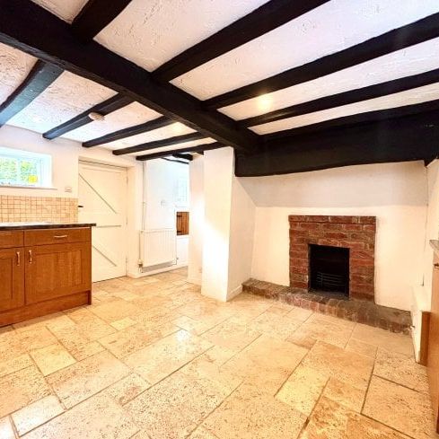Chapel Street, Stratford-upon-Avon, CV37 - Photo 1