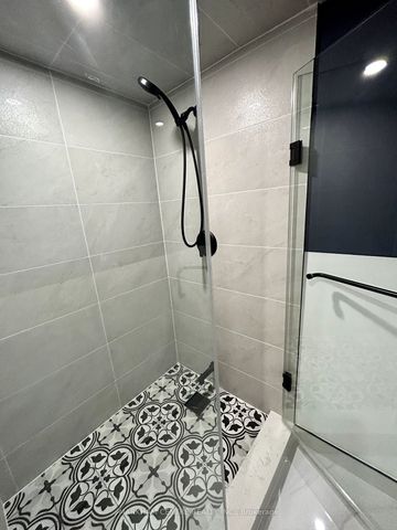 For Lease - 3 Hamster Crescent, Aurora, Ontario - Photo 4