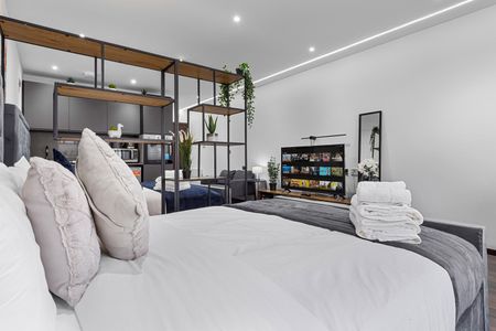 2 Bed Flat, Woodstock Road, NW11 - Photo 5