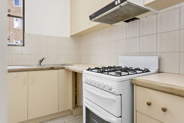 Two-Bedroom Apartment in a Convenient Central Location - Photo 1