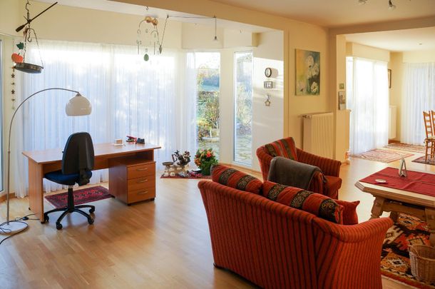 Rarität für echte Naturliebhaber: Einfamilienhaus mit schönem Gartengrundstück und Dachterrasse - Photo 1