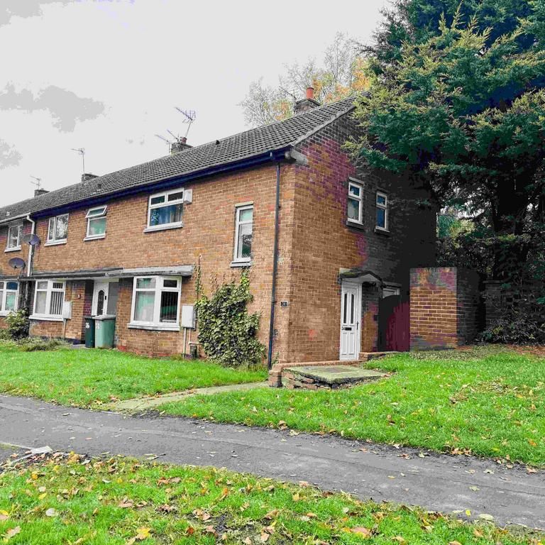 3 bedroom end of terrace house to rent - Photo 2