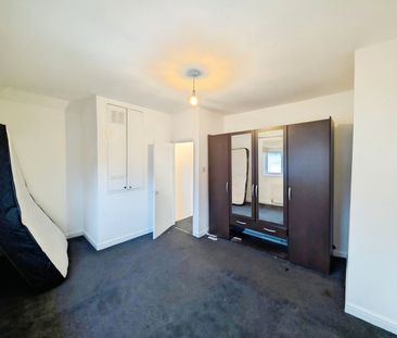 2 Bed End Terrace, Botha Road, E13 - Photo 6