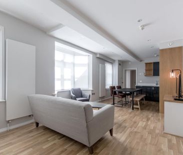 2 bedroom flat to rent - Photo 2