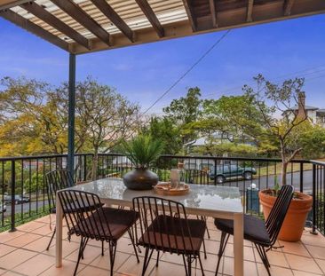 8 Rennie St, Indooroopilly QLD 4068 - House For Rent | Domain - Photo 1