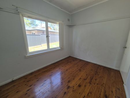 Neat and tidy 3 Bedroom Family Home!! - Photo 5