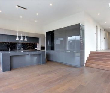 12 Moreton Close, Kew - Photo 3