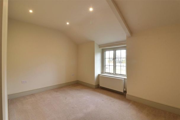 3 bedroom end of terrace house to rent - Photo 1