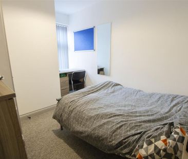 6 bedroom house to rent - Photo 1