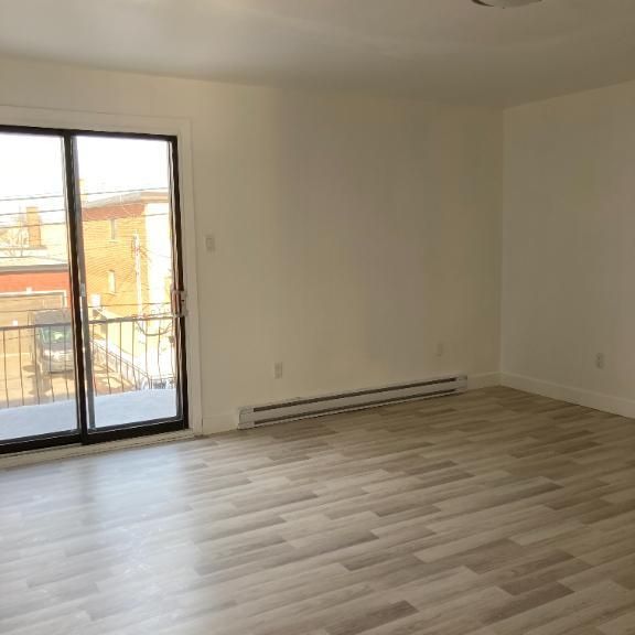 Grand 6 1/2 'a louer - Photo 1