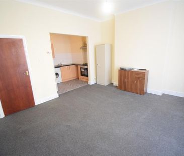 1 bedroom ground floor flat to rent - Photo 1