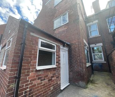 1 bedroom flat to rent - Photo 2