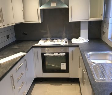 5 Bed Terraced House, Pomfret Avenue, LU2 - Photo 4