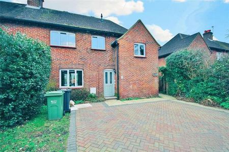 Thompsons Close, Pirbright, Woking, Surrey, GU24 - Photo 4