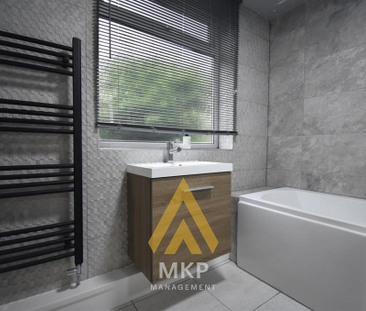 4 bedroom end of terrace house to rent - Photo 5