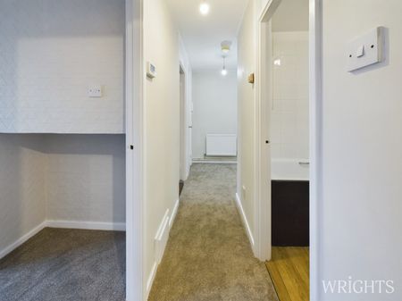 1 bedroom Apartment - UPPERFIELD ROAD, WELWYN GARDEN CITY. - Photo 2
