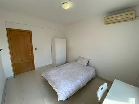 Calle Jerónima Llorente, Madrid, Community of Madrid 28039 - Photo 2