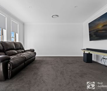 Stylish Family Comfort - Photo 1