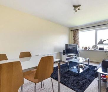 Guildford, Surrey, GU4 - Photo 2