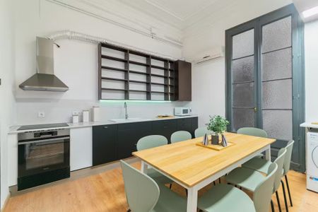 Via Laietana, Barcelona, Catalonia 08003 - Photo 4