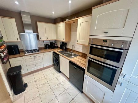 3 bedroom terraced house to rent - Photo 5