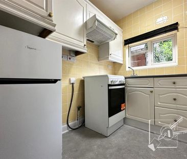 2 bedroom maisonette to rent - Photo 5
