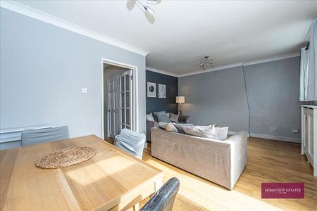 3 bedroom flat to rent - Photo 2