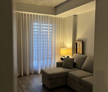 Beau Grand 4 1/2 Au Rez De Chaussée - Photo 3