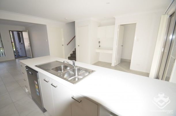 VERY NEW 3 BED TOWNHOUSE FOR RENT (Break Lease) - Photo 1
