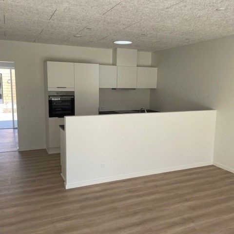 Nyopført 4-værelses rækkehus på Ronjasvej i Vestbjerg - Foto 1