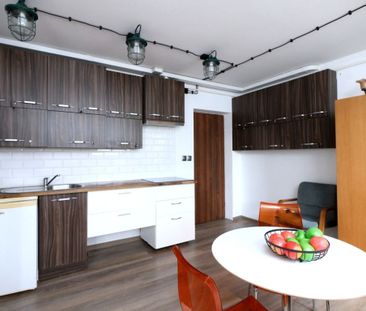 Warszawa, Targówek, Targówek Zacisze, Mroźna - Photo 2