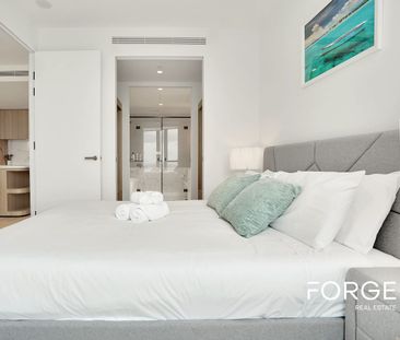 Luxury Living With Carlton Garden Right At Your Door - Photo 6