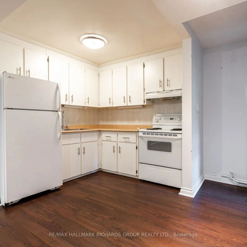 Detached Home For Lease | E9036091 - Photo 1
