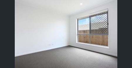 Modern Family Home - Photo 4