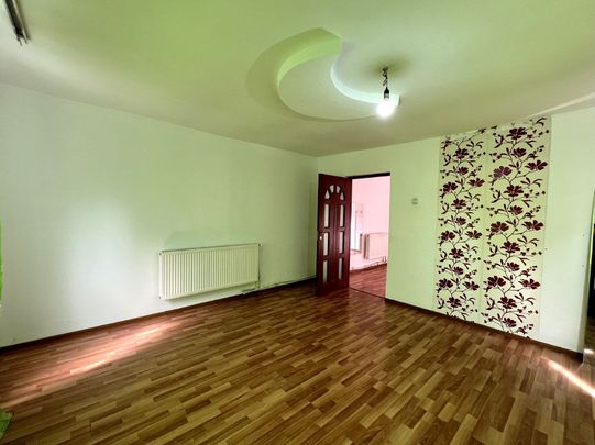 Zona Mihai Bravu - Calea Vitan vila 7 camere - Fotografie 1