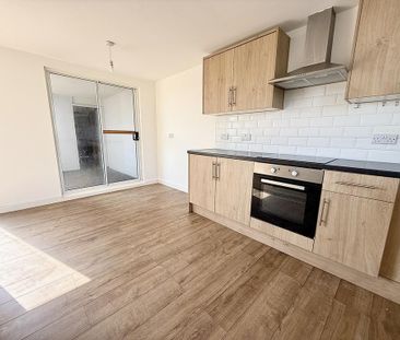 3 bedroom terraced house to rent - Photo 5