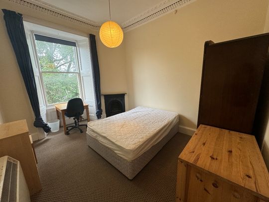 Marchmont Crescent, Marchmont, Edinburgh, EH9 1HN - - Photo 1