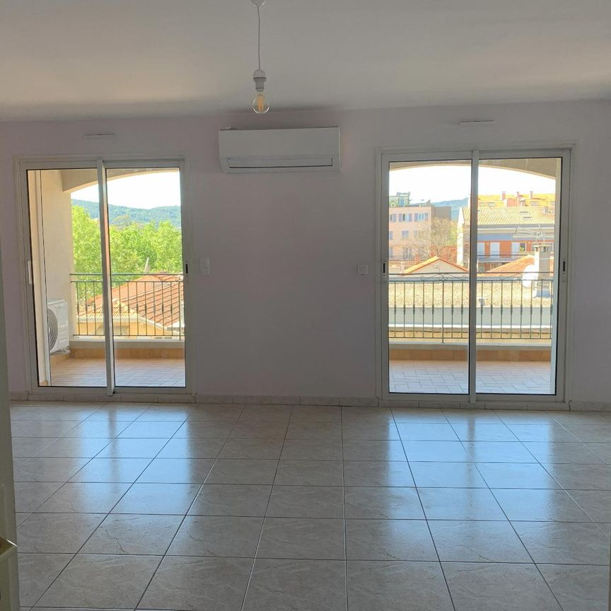 Location Appartement 3 pièces 98m² DRAGUIGNAN 83300 - Photo 1