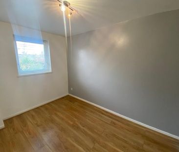 Kitson Close, Leeds - Photo 5