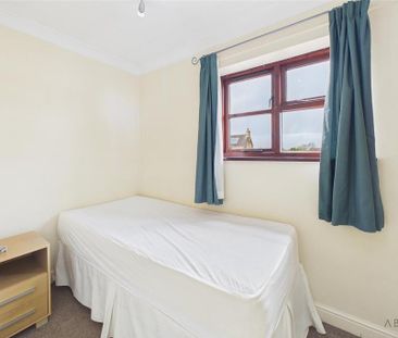 2 bedroom semi-detached house to rent - Photo 4