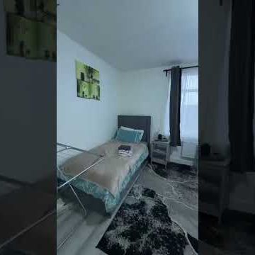 2 Bed Flat, High Street, W3 - Photo 2