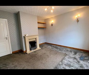 2 bedroom end of terrace house to rent - Photo 1