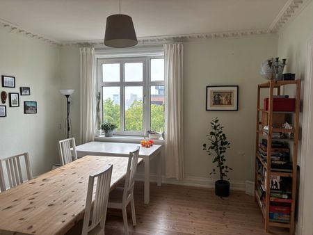 <b>LYS OG INDFLYTNINGSKLAR 3-VÆRELSERS LEJLIGHED PÅ ØSTERBRO – AALBORG CENTRUM</b> - Foto 3