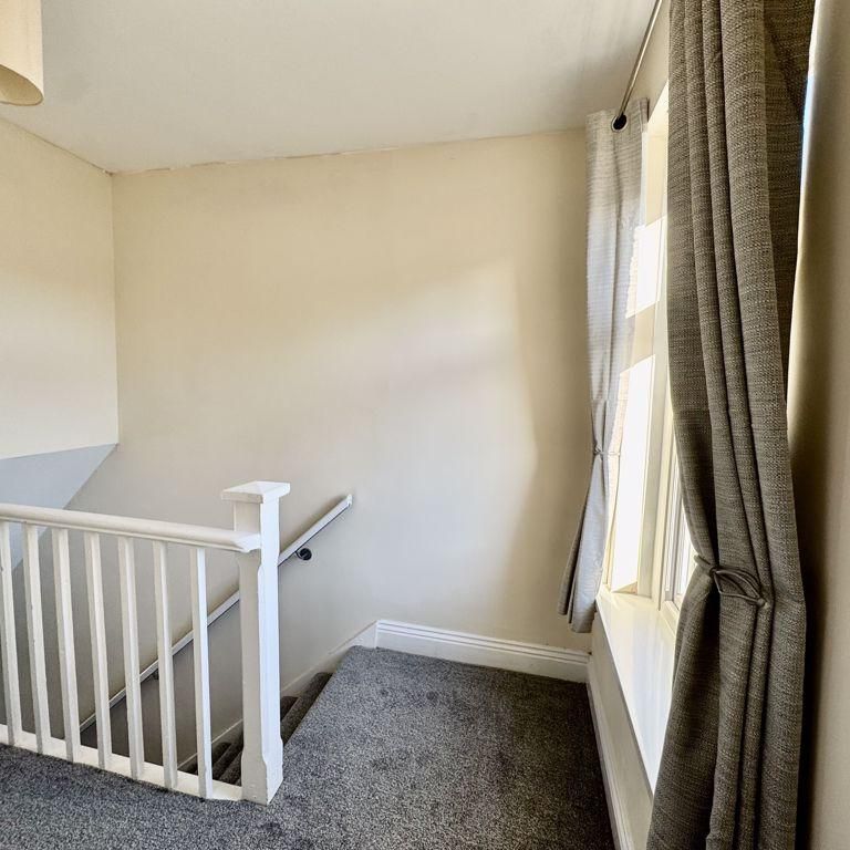 2 bedroom terraced house to rent - Photo 1