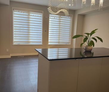 For Lease - 208 Huguenot Road, Oakville, Ontario - Photo 5