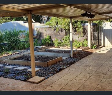 PERFECT FAMILY HOME - Photo 5