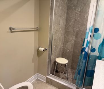 For Lease - 72 La Rose Avenue, Toronto, Ontario - Photo 6