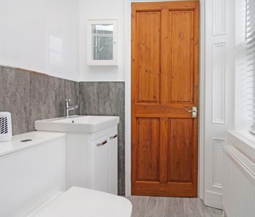 2 bedroom House To Let - Photo 4